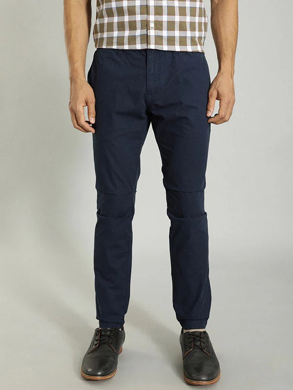 Indian Terrain Men's Comfort Fit Solid Navy Trousers